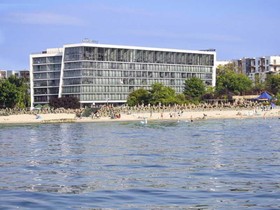 Ultra Marine
