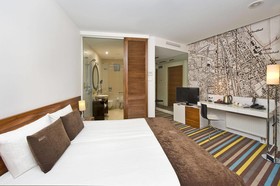 Bayjonn Hotel & Restaurant