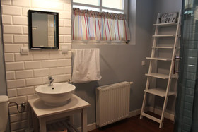 Sisters Lodge Hostel
