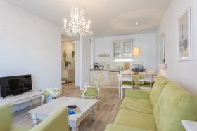 Ambria Apartments V