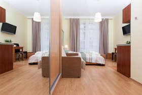 Trzy Korony Piastów by Renters
