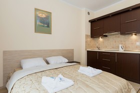 Trzy Korony Piastów by Renters