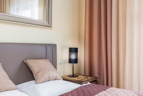 Trzy Korony Piastów by Renters