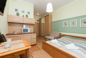 Trzy Korony Piastów by Renters