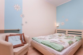 Trzy Korony Piastów by Renters