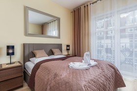 Trzy Korony Piastów by Renters