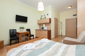 Trzy Korony Piastów by Renters