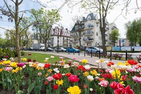 Trzy Korony Piastów by Renters