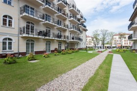 Trzy Korony Piastów by Renters