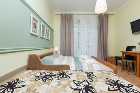 Trzy Korony Piastów by Renters