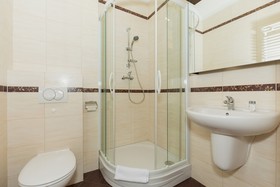 Trzy Korony Piastów by Renters
