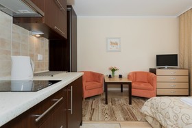 Trzy Korony Piastów by Renters