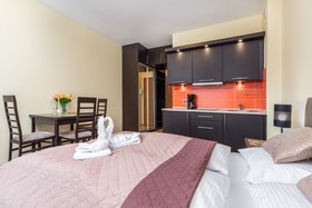 Trzy Korony Piastów by Renters