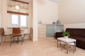 Trzy Korony Piastów by Renters