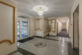 Trzy Korony Piastów by Renters