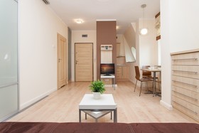 Trzy Korony Piastów by Renters