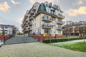 Trzy Korony Piastów by Renters