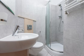 Trzy Korony Piastów by Renters
