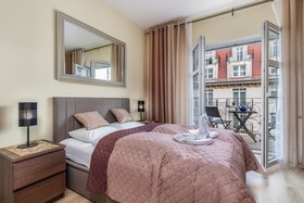 Trzy Korony Piastów by Renters