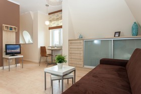 Trzy Korony Piastów by Renters
