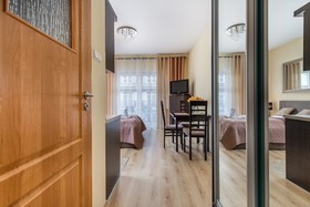 Trzy Korony Piastów by Renters