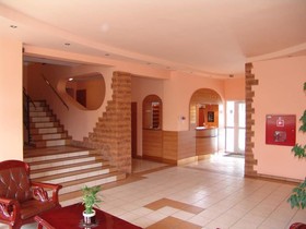 Plonia Hotel