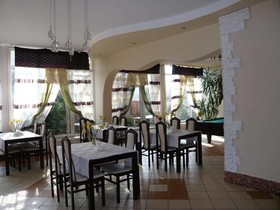 Plonia Hotel