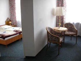 Plonia Hotel