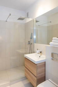 Supreme Apartments Vossa