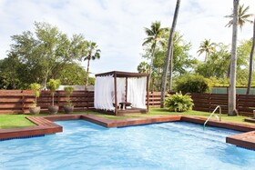 Villa Montana Beach Resort