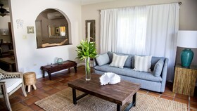 Villa Montana Beach Resort