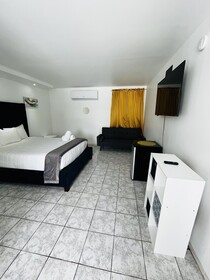 Douglas Highway Inn Hotel