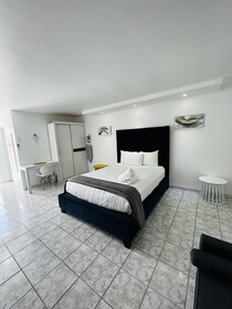 Douglas Highway Inn Hotel
