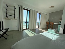 Corcega Beachfront Suites