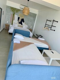 Corcega Beachfront Suites