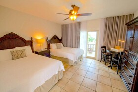 Lazy Parrot Inn
