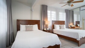 Lazy Parrot Inn