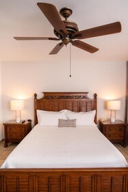 Lazy Parrot Inn