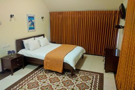 Alhambra Palace Hotel Suites and Resort