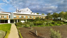Convento do Espinheiro, Historic Hotel & Spa