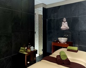 Convento do Espinheiro, Historic Hotel & Spa