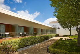 Convento do Espinheiro, Historic Hotel & Spa