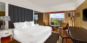 Convento do Espinheiro, Historic Hotel & Spa