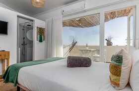 Villa Center