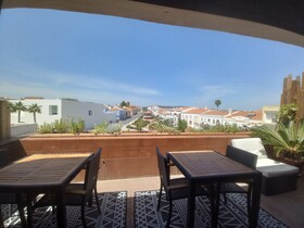 Villa Center
