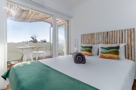 Villa Center