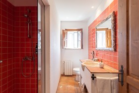 Rosa Estates The Farmhouse & Stables
