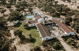 Rosa Estates The Farmhouse & Stables