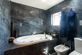 Rosa Estates The Farmhouse & Stables