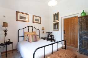 Rosa Estates The Farmhouse & Stables